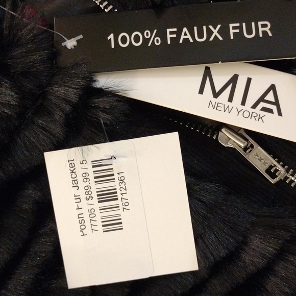 Mia New York Posh Faux Fur Bomber Jacket - Picture 4 of 4